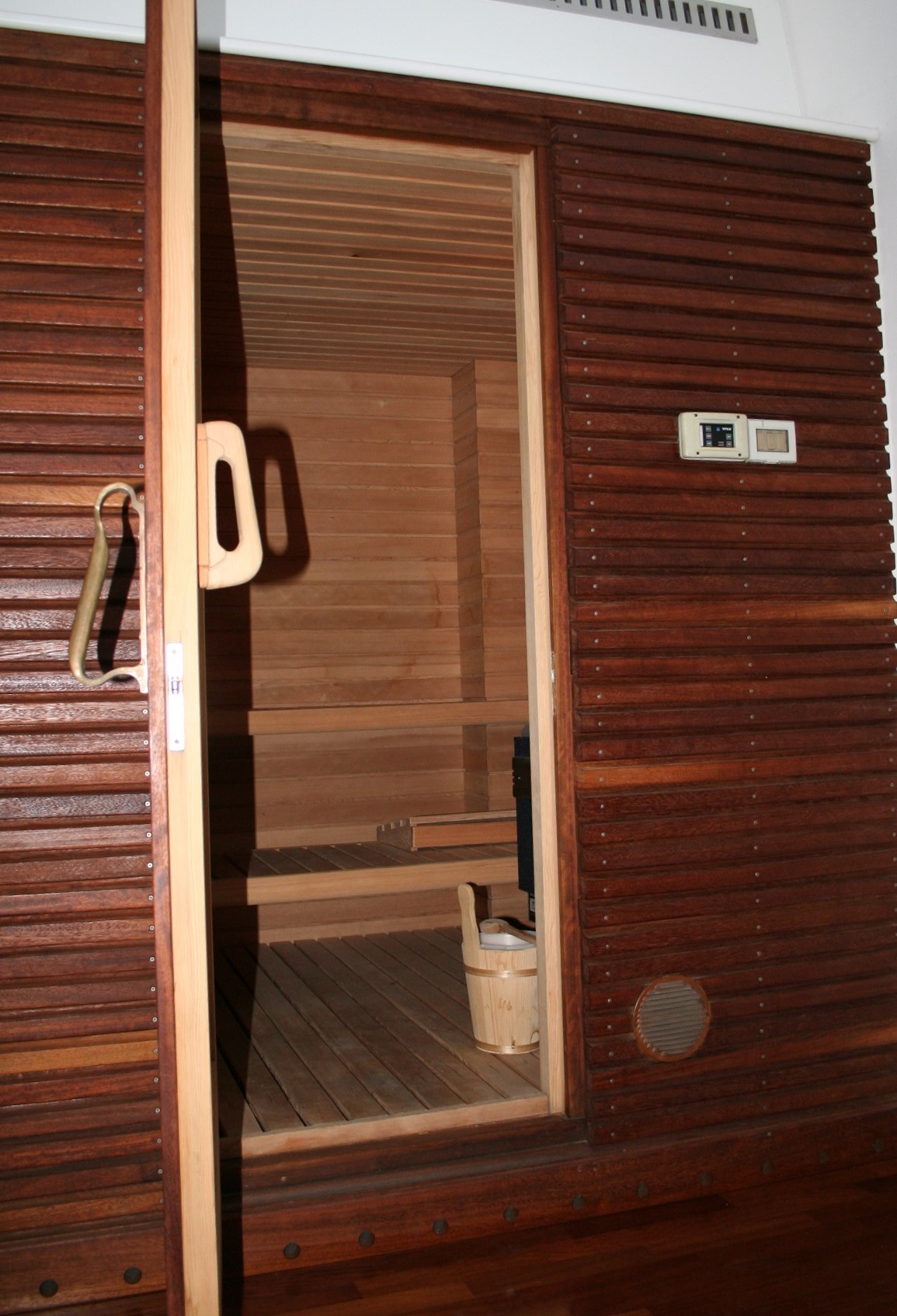 sauna in legno Iroko2